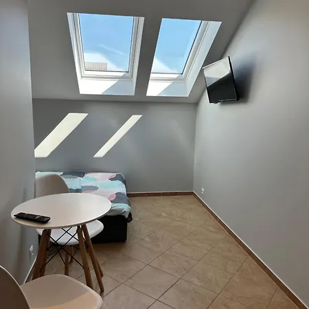 Pati ホームステイ レバ